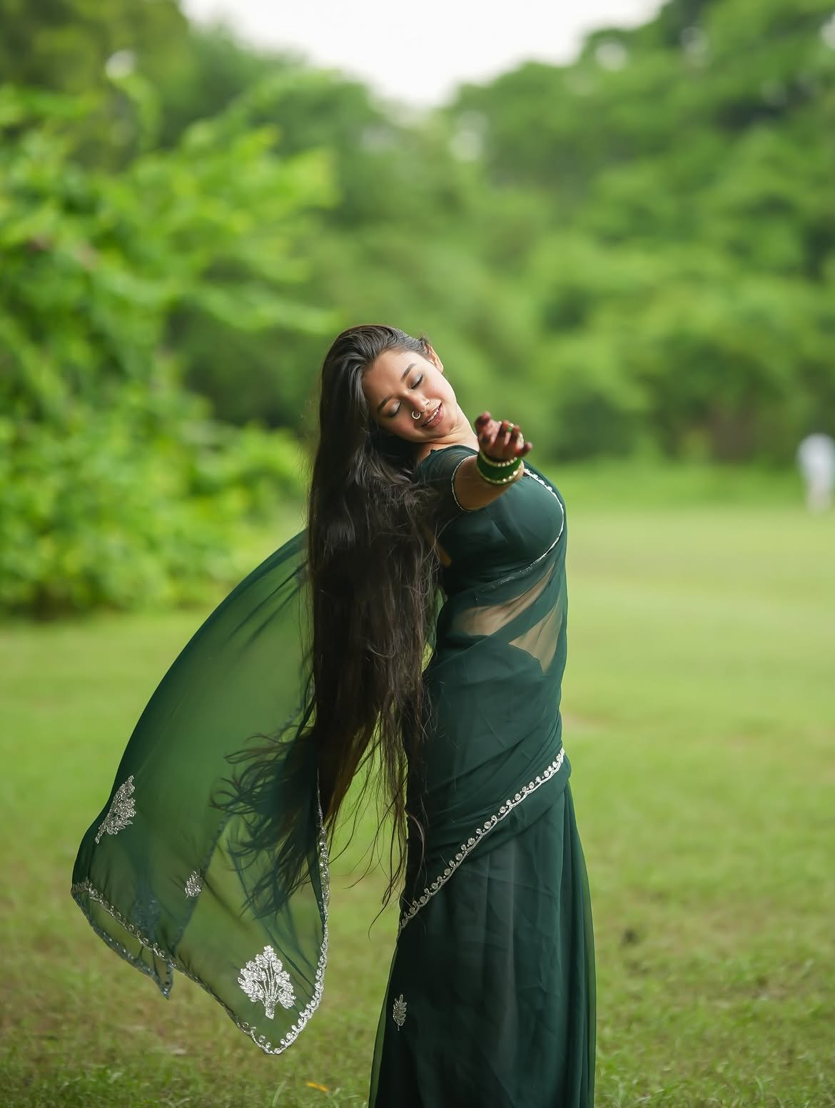 Georgette Handwork Butta - Threads by Deepika